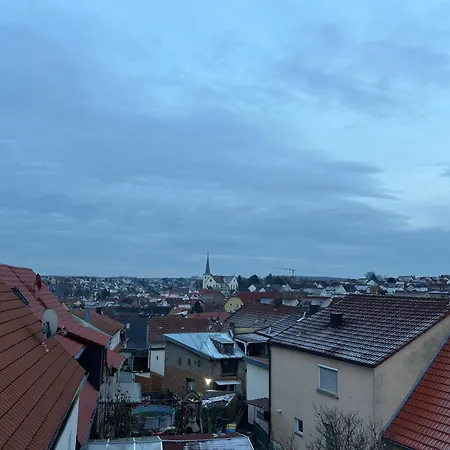 In Wuerzburg I Netflix & Tv I Kaffee I Tee I Brettspiele 아파트